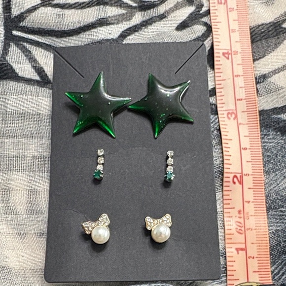 Jewelry - 🖤Emerald Star and Pearl Bow Earring Set🖤